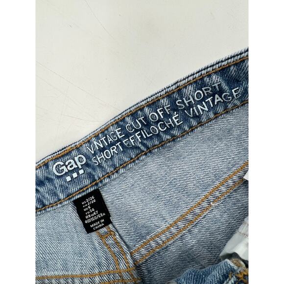 GAP Vintage Cut Off Denim Shorts Light Wash Frayed Hem Size 2/26 - Picture 3 of 6